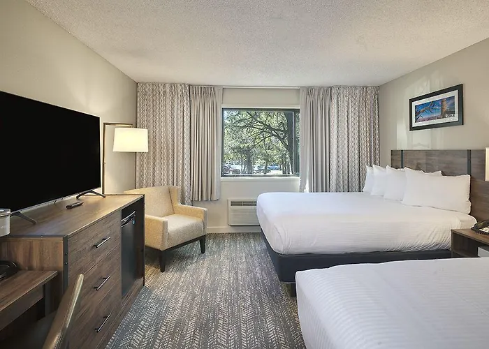 Yavapai Hotel 2*