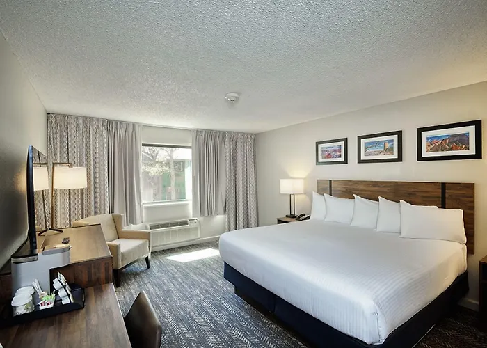 Yavapai Hotel 2*